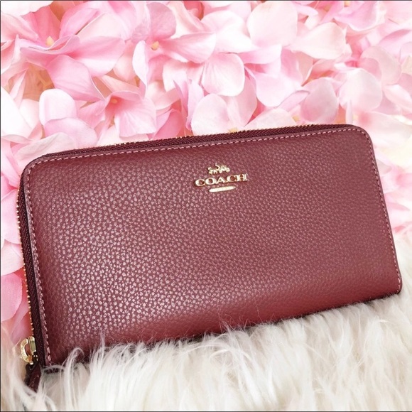 Coach Handbags - PRICE FIRM NWT Coach Accordion Zip Leather Wallet
